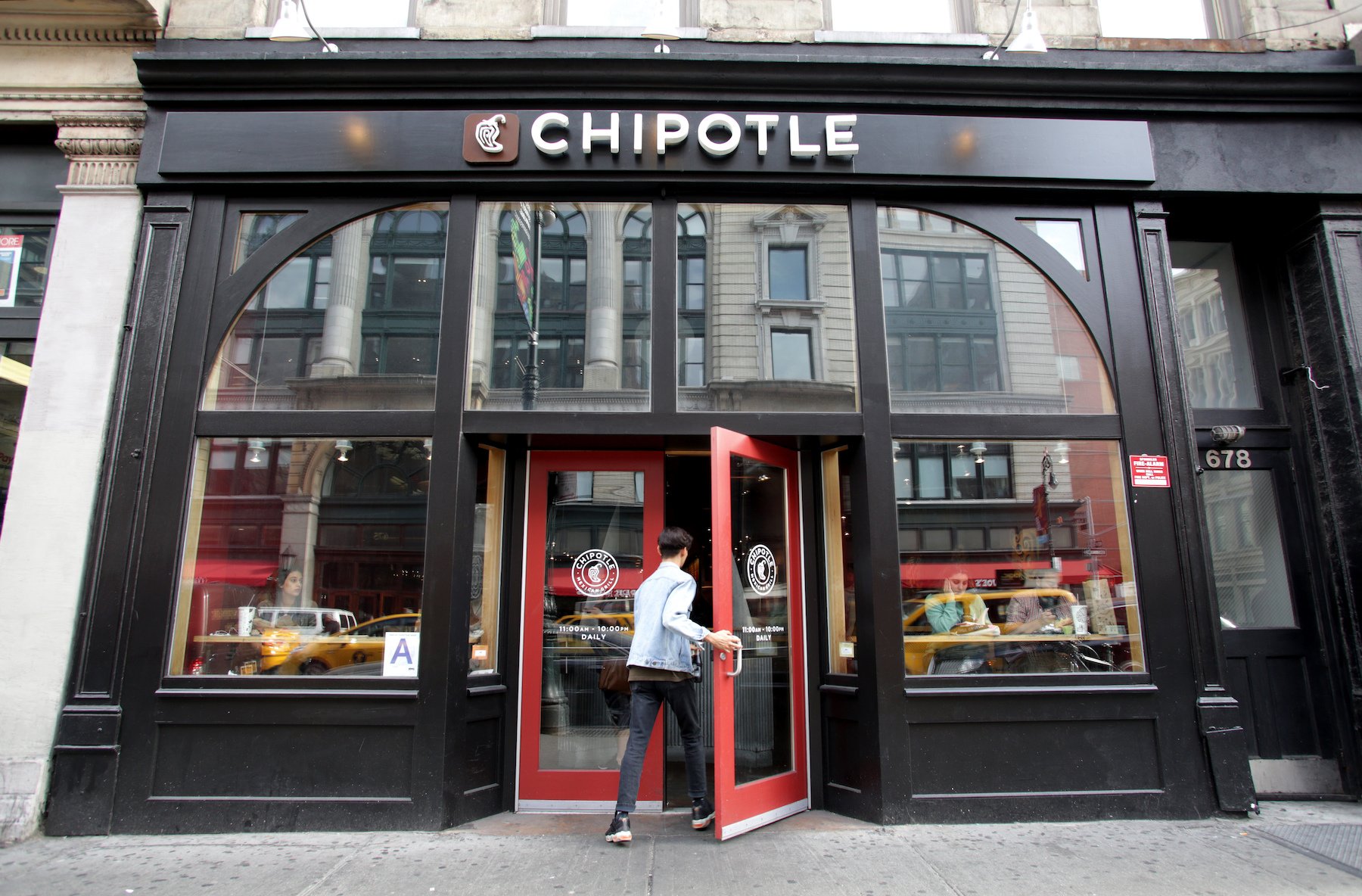 How to order a blood-sugar friendly meal at Chipotle